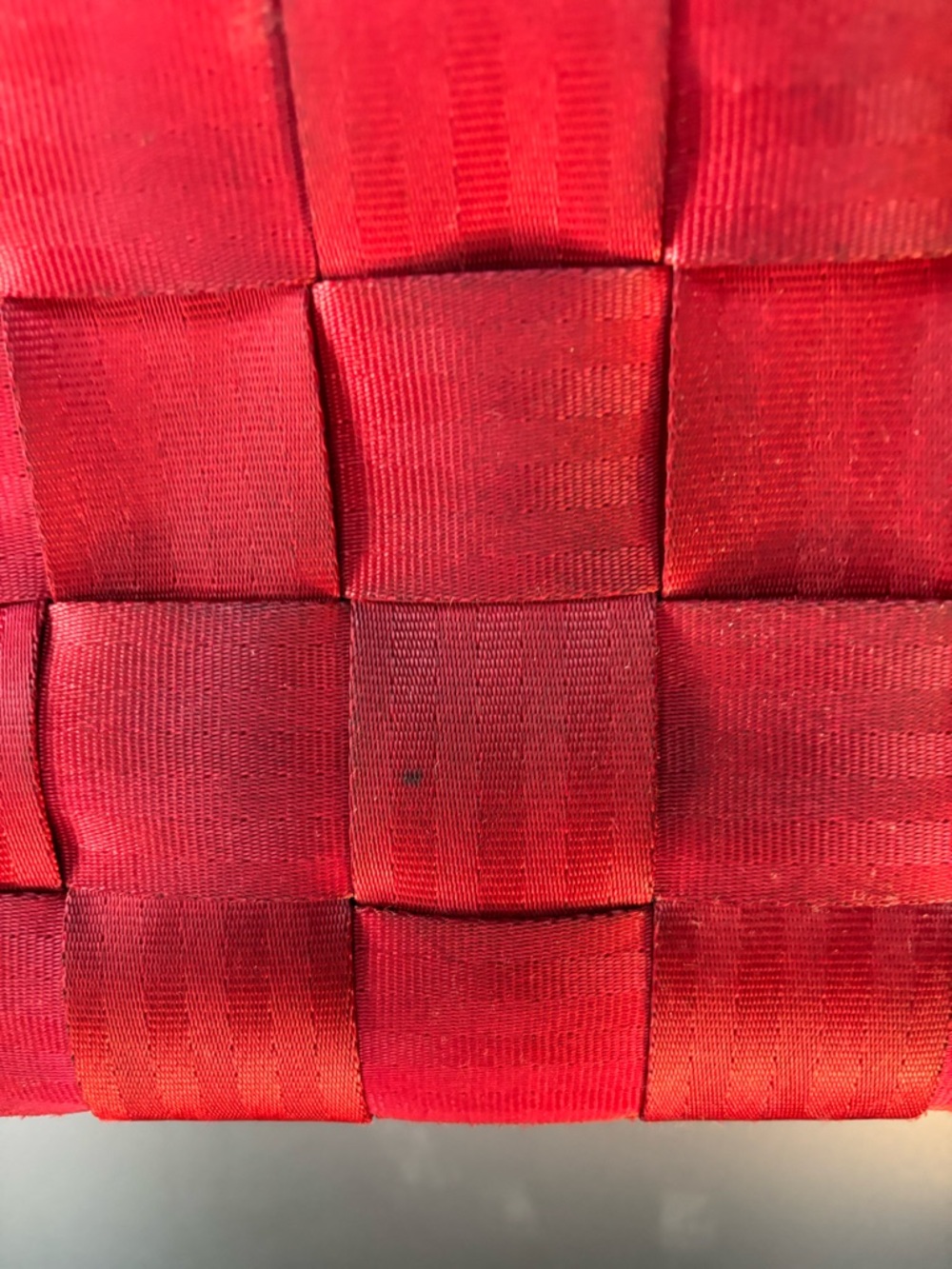 Harvey’s Seatbelt Crossbody Bag in Red - Picture 4 of 10